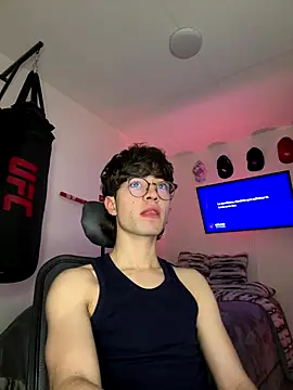 Tonerii online show from December 2025 01:32:02 AM