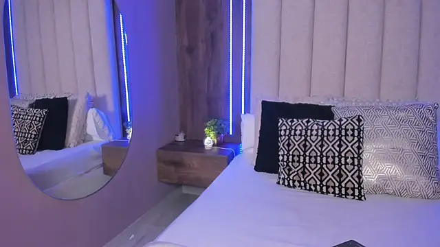 LucySalvatore  online show from January 2026 08:46:02 PM