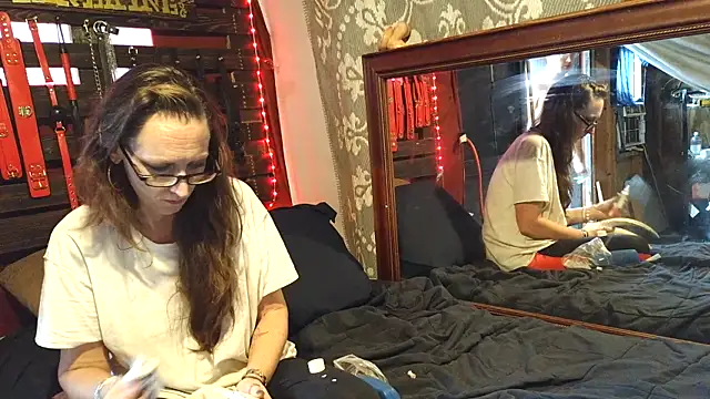 Snapshot of vivianlayne chatting on October 2025 04:04:02 PM vivianlayne online show from October 2025 04:04:02 PM