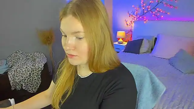 Snapshot of AshleyJoness chatting on June 2026 04:47:01 AM AshleyJoness online show from June 2026 04:47:01 AM