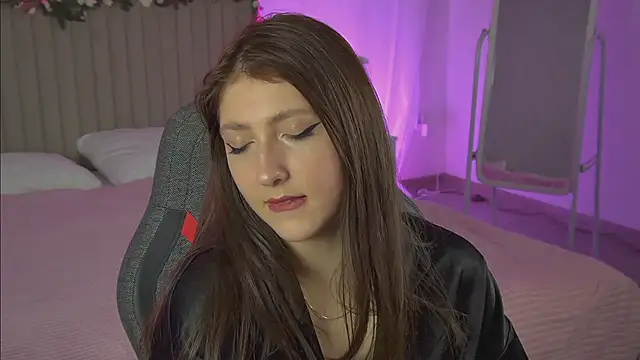 Mary Miiller online show from October 2025 10:03:02 AM