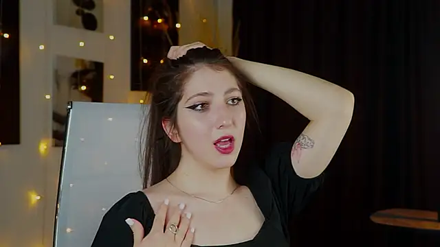 Mary Miiller online show from December 2025 09:36:01 AM