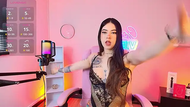 Snapshot of Alice_Vixen chatting on November 2025 12:38:01 PM Alice Vixen online show from November 2025 12:38:01 PM