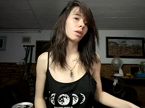 Snapshot of the_holy_t chatting on October 2025 04:05:01 PM the holy t online show from October 2025 04:05:01 PM