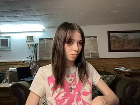 Snapshot of the_holy_t chatting on October 2025 03:40:01 PM the holy t online show from October 2025 03:40:01 PM