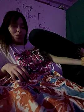 Snapshot of the_holy_t chatting on November 2025 05:20:01 PM the holy t online show from November 2025 05:20:01 PM