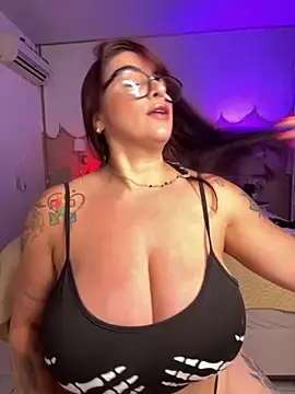 Keillygms online show from May 2026 09:00:02 PM