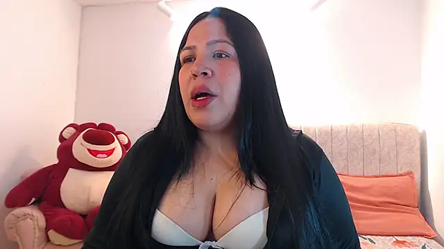 Ashley Grahaam online show from December 2025 01:10:01 AM