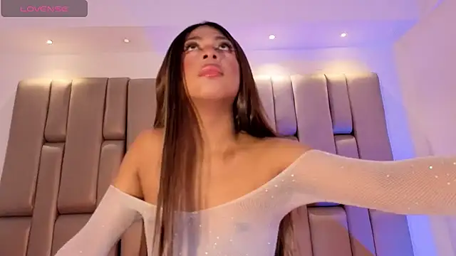 Snapshot of Sol_Vanegas chatting on November 2025 12:49:01 PM Sol Vanegas online show from November 2025 12:49:01 PM