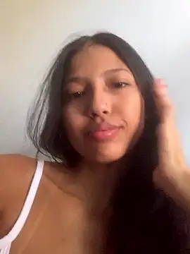 Snapshot of Auroragravidinha chatting on January 2026 01:35:02 PM Auroragravidinha online show from January 2026 01:35:02 PM