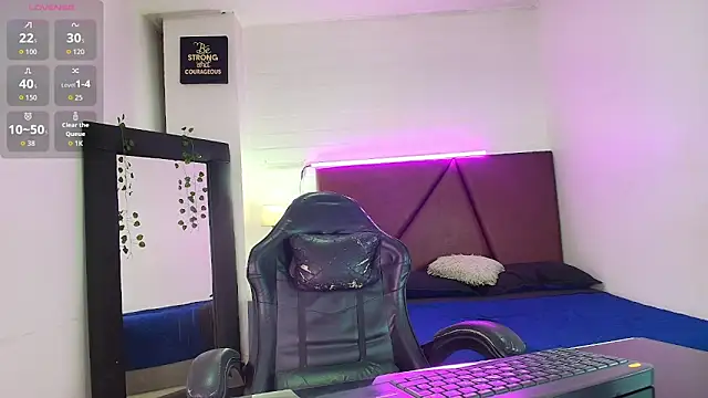 Lucass love online show from October 2025 06:06:01 PM