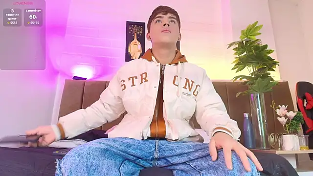 Lucass love online show from March 2026 01:16:01 PM