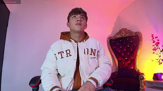 Lucass love online show from March 2026 01:37:01 PM