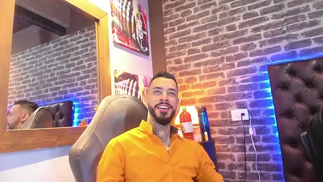 Snapshot of VinzenzRizzo chatting on September 2025 04:25:01 AM VinzenzRizzo online show from September 2025 04:25:01 AM