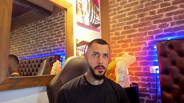 VinzenzRizzo online show from November 2025 04:23:02 AM