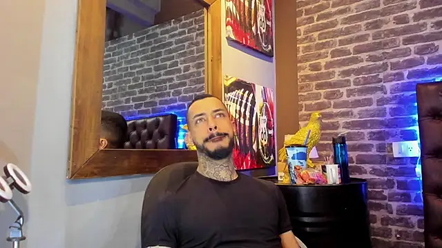 Snapshot of VinzenzRizzo chatting on February 2026 04:18:02 AM VinzenzRizzo online show from February 2026 04:18:02 AM