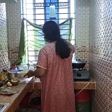 Bristy- online show from November 2025 07:52:02 AM