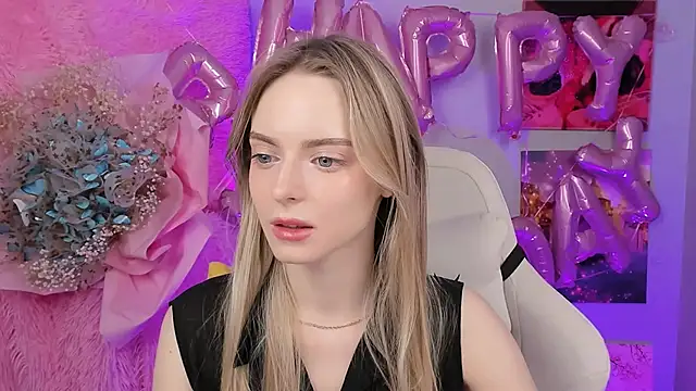 Snapshot of JuliaBrewwer chatting on September 2025 10:39:02 AM JuliaBrewwer online show from September 2025 10:39:02 AM