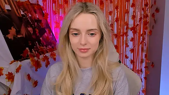 Snapshot of JuliaBrewwer chatting on November 2025 01:06:01 PM JuliaBrewwer online show from November 2025 01:06:01 PM