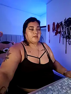 Snapshot of AndreaKinky chatting on November 2025 08:13:02 AM AndreaKinky online show from November 2025 08:13:02 AM