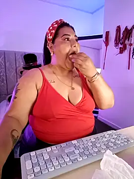 Snapshot of AndreaKinky chatting on November 2025 08:13:02 AM AndreaKinky online show from November 2025 08:13:02 AM