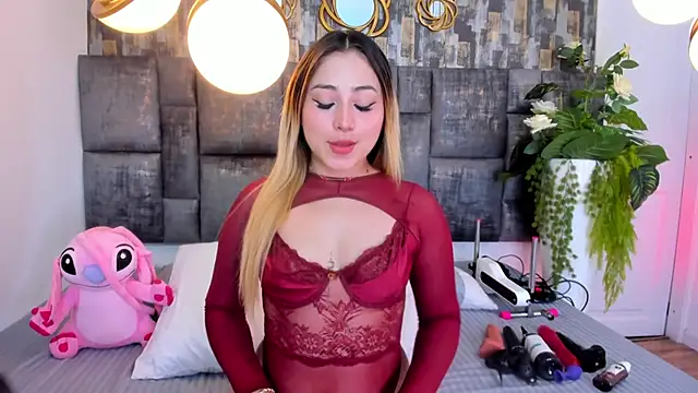 Snapshot of PatyLawrence chatting on October 2025 04:05:02 AM PatyLawrence online show from October 2025 04:05:02 AM