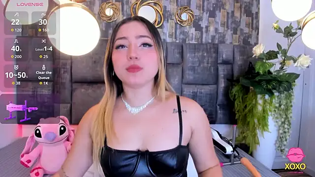 Snapshot of PatyLawrence chatting on November 2025 04:23:02 AM PatyLawrence online show from November 2025 04:23:02 AM