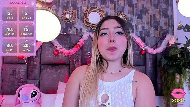 Snapshot of PatyLawrence chatting on December 2025 03:49:02 AM PatyLawrence online show from December 2025 03:49:02 AM