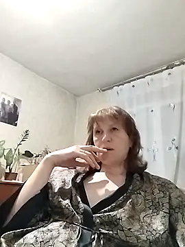 Flower2931 online show from April 2026 06:27:02 PM