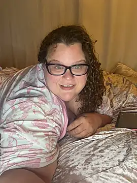 Snapshot of Fatpussybigass chatting on July 2026 02:27:01 AM Fatpussybigass online show from July 2026 02:27:01 AM