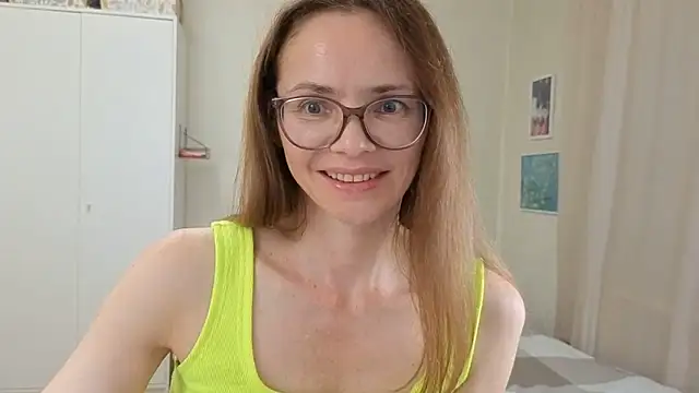 Snapshot of SEA_Dream chatting on June 2026 05:34:02 PM SEA Dream online show from June 2026 05:34:02 PM