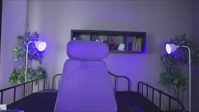 Sabrina bloom online show from November 2025 01:00:02 PM