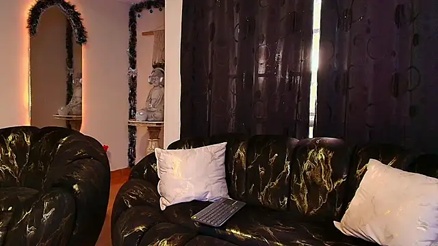 Sophie Janner online show from November 2025 09:14:02 PM