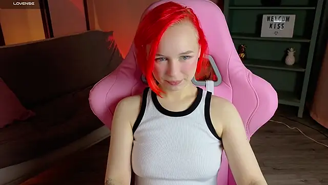 NaomiYoru online show from October 2025 08:27:02 PM