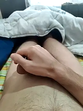 emrekzlk52 online show from February 2026 11:39:02 AM