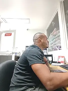 SanChacal5694 online show from April 2026 10:42:02 PM