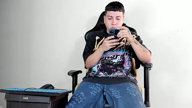 HELLSTAR online show from November 2025 06:18:01 PM