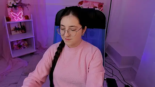 VirtuallVoyant online show from November 2025 03:49:02 AM