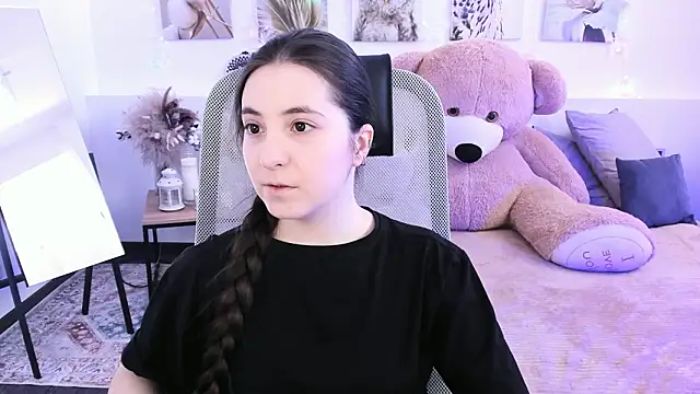 VirtuallVoyant online show from March 2026 06:51:02 AM