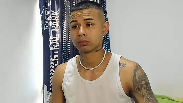  Logan Colton  online show from October 2025 09:14:02 PM