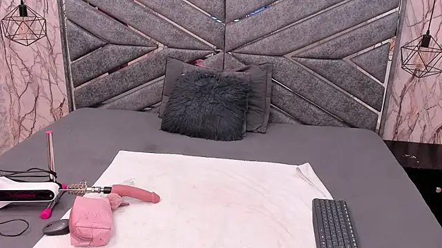 SASHA BROWNIE   online show from March 2026 07:39:01 PM