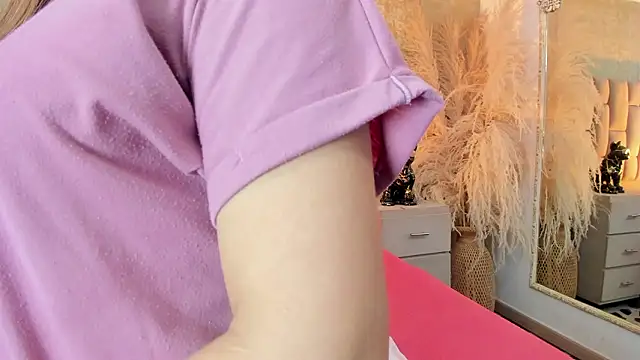 cloesummerr  online show from January 2026 01:15:02 PM