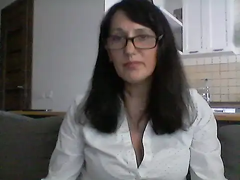 Snapshot of Elena48324 chatting on October 2025 01:03:02 PM Elena48324 online show from October 2025 01:03:02 PM