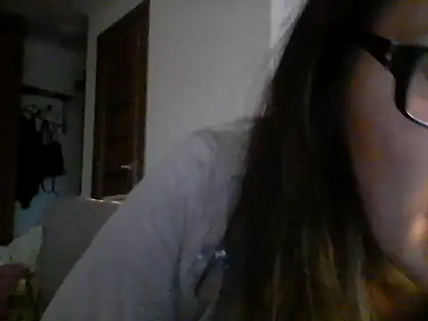 Elena48324 online show from April 2026 04:52:01 PM