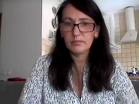 Snapshot of Elena48324 chatting on June 2026 09:18:02 AM Elena48324 online show from June 2026 09:18:02 AM