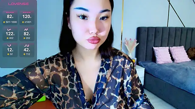 hwa rin online show from October 2025 03:49:01 PM