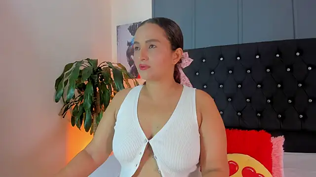 Snapshot of Zafiro__Brown chatting on May 2026 02:58:02 PM Zafiro Brown online show from May 2026 02:58:02 PM