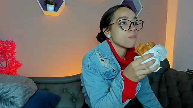 Snapshot of Dafne_Mel chatting on October 2025 02:04:02 PM Dafne Mel online show from October 2025 02:04:02 PM