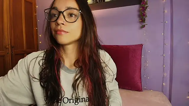 Snapshot of Dafne_Mel chatting on October 2025 07:47:01 PM Dafne Mel online show from October 2025 07:47:01 PM