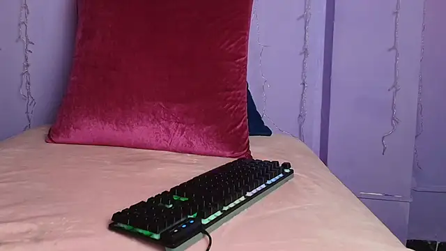 Snapshot of Dafne_Mel chatting on October 2025 12:27:02 PM Dafne Mel online show from October 2025 12:27:02 PM